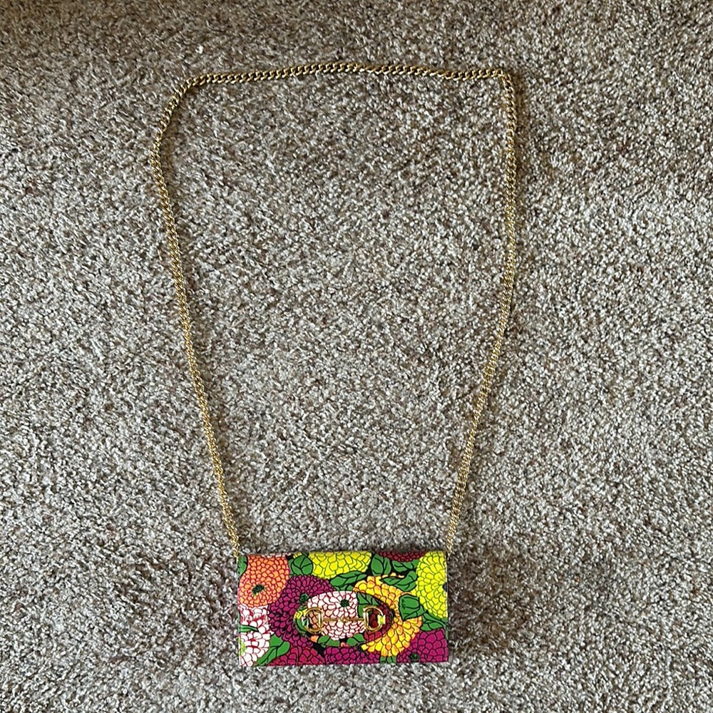 Gucci Gold Clutch with Elegant Design